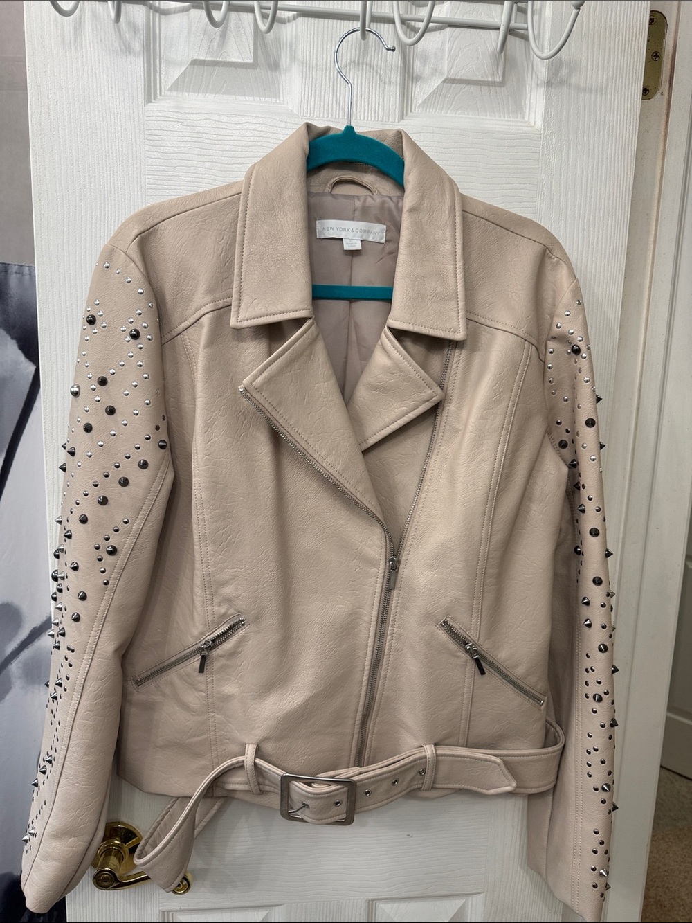 New York & Co NWOT- Studded Vegan Leather Biker Jacket - tan/cream Size XL